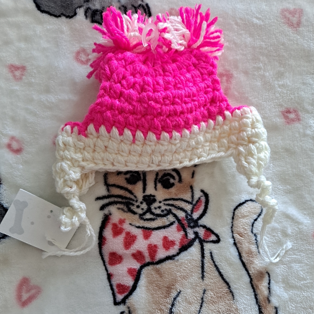 Cat's handmade crochet bennie - New